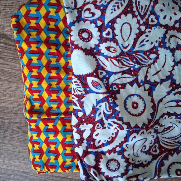 Lularoe "Tall & Curvy" Sized Leggings Bundle of 2 Popular Patterns - Picture 2 of 4